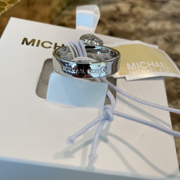 Michael Michael Kors Ring - Picture 3 of 7